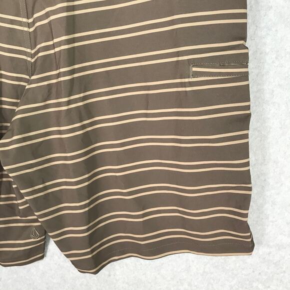 Volcom Shorts Mens Size 40 Hybrid Chino Surf‎ Turf Water Repellant Board Unlined - Picture 12 of 15